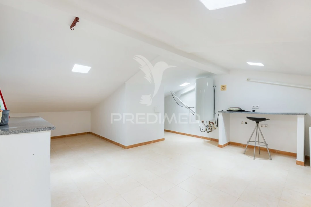 Moradia T6 para Venda em Urra Foto 14