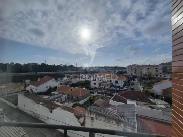 Apartamento T2 para Venda em Laranjeiro e Feijó