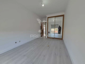 Apartamento T2 para Venda em Laranjeiro e Feijó