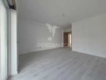 Apartamento T2 para Venda em Laranjeiro e Feijó