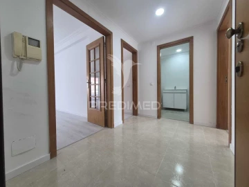 Apartamento T2 para Venda em Laranjeiro e Feijó
