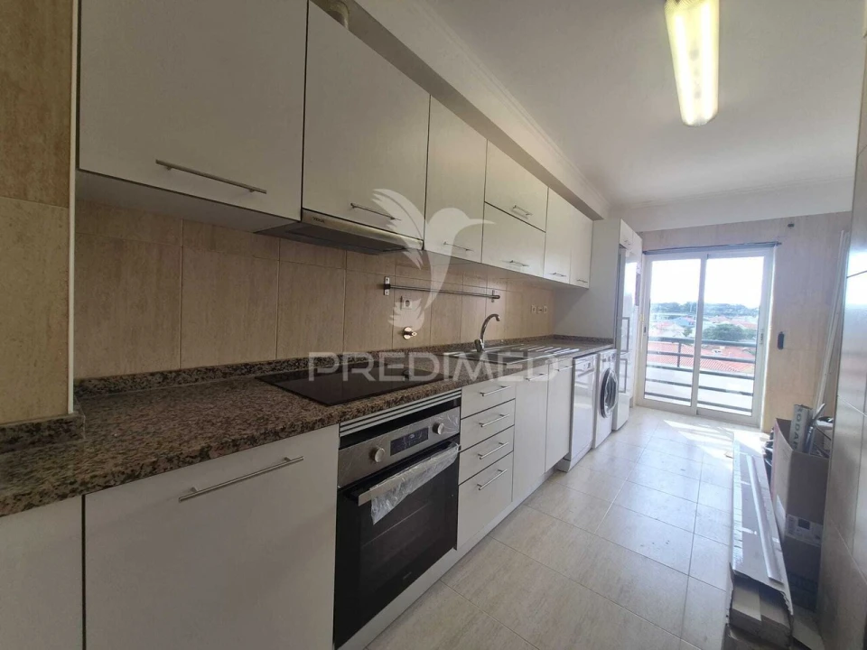 Apartamento T2 para Venda em Laranjeiro e Feijó Foto 1