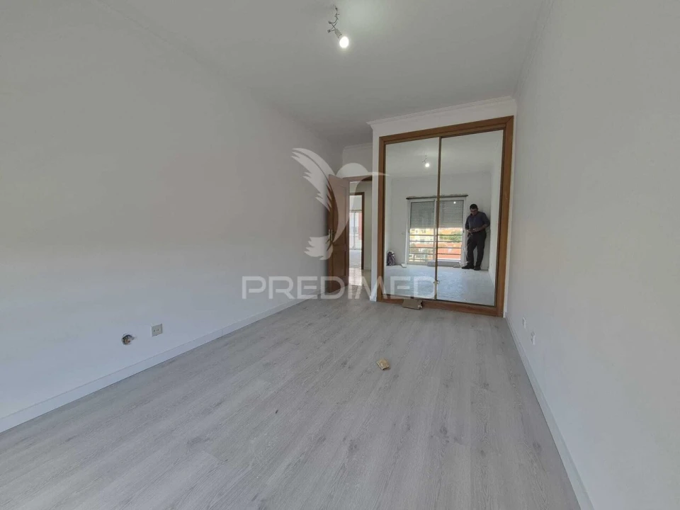 Apartamento T2 para Venda em Laranjeiro e Feijó Foto 17