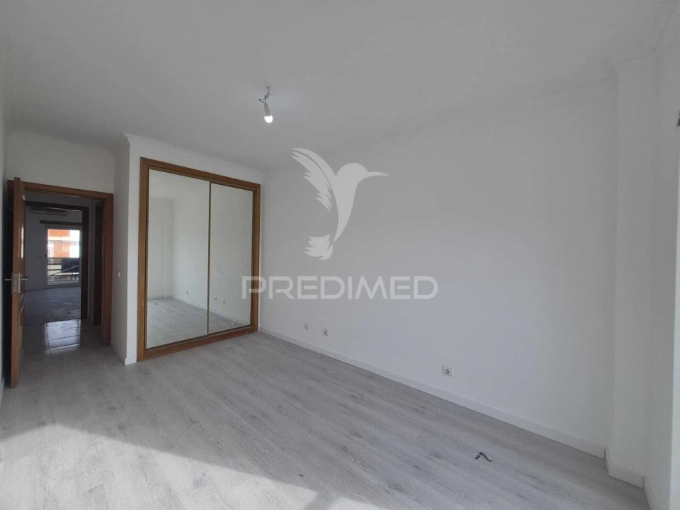 Apartamento T2 para Venda em Laranjeiro e Feijó Foto 12