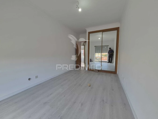 Apartamento T2 para Venda em Laranjeiro e Feijó Foto 17