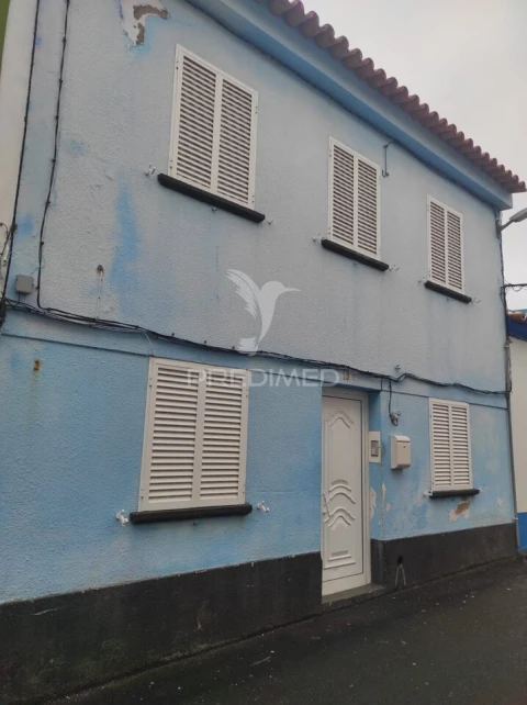 Moradia T3 para Venda em Angra (São Pedro)