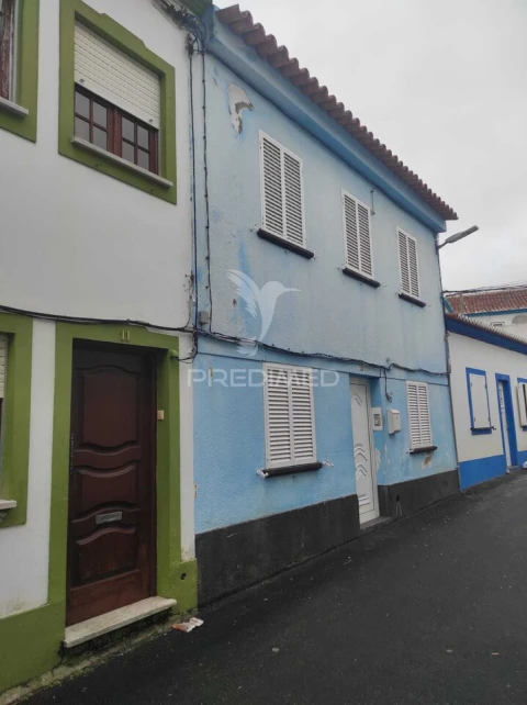 Moradia T3 para Venda em Angra (São Pedro)