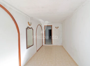 Moradia T4 para Venda em Angra (São Pedro)