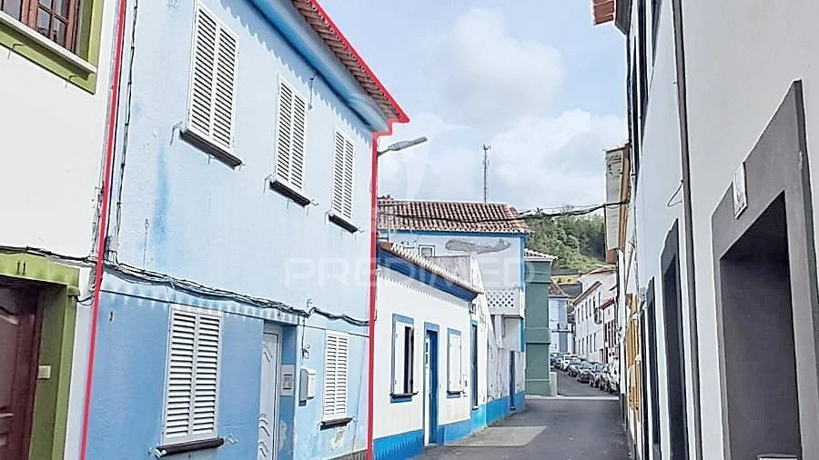 Moradia T4 para Venda em Angra (São Pedro)