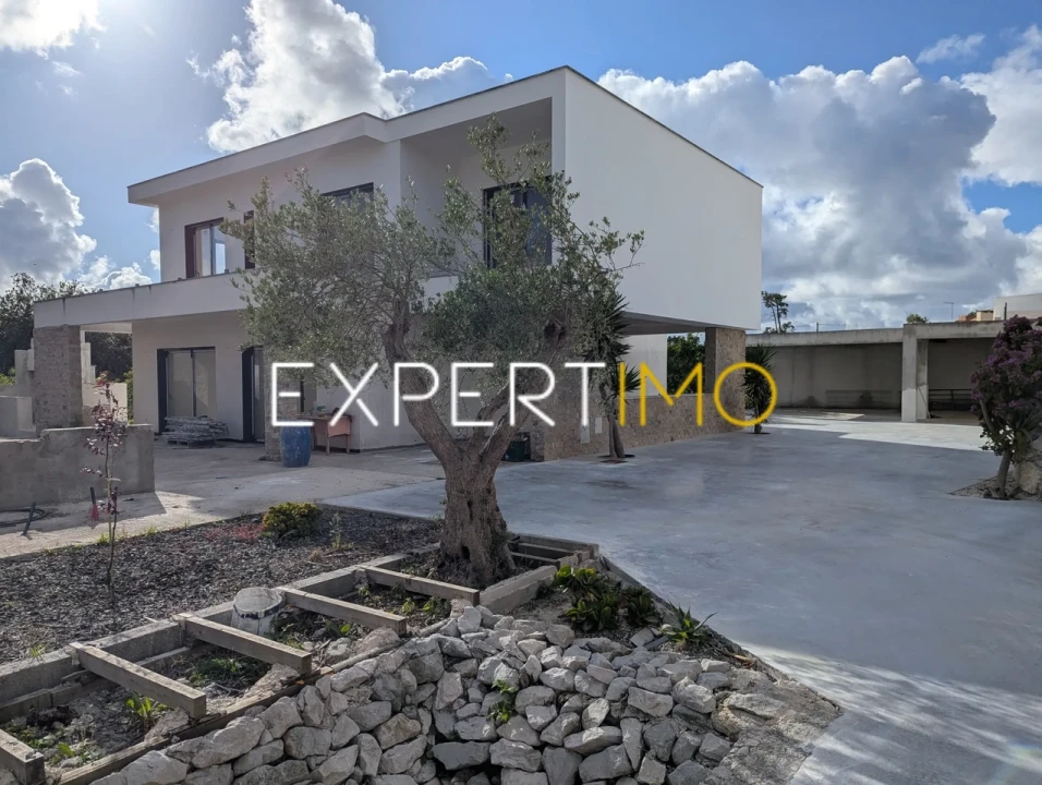 Moradia T5 para Venda em São Martinho do Porto Foto 1