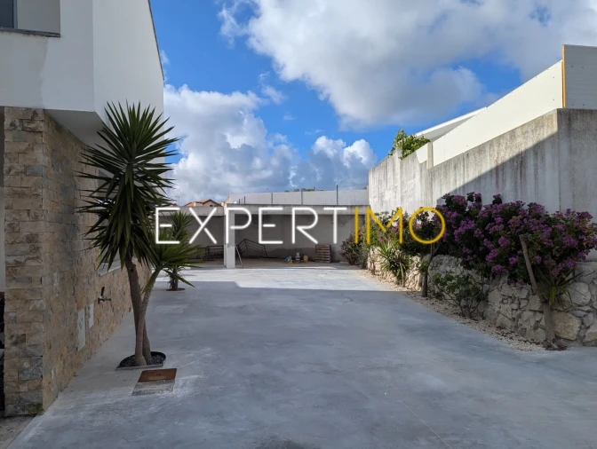 Moradia T5 para Venda em São Martinho do Porto Foto 3