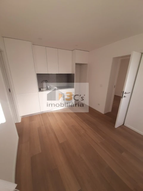 Moradia T1 para Arrendamento em Ramalde