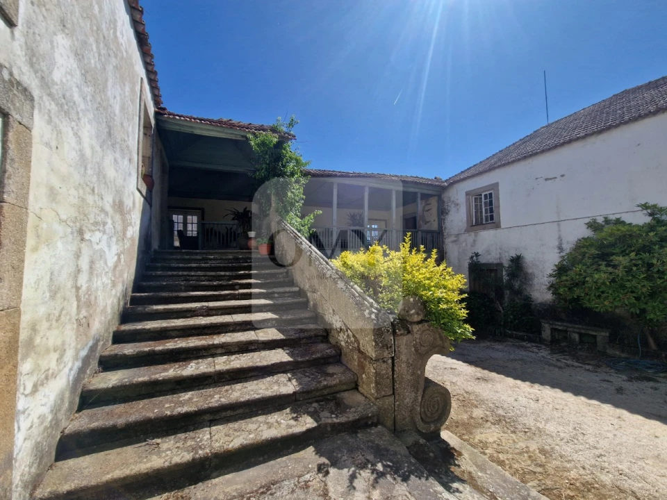 Moradia T6 para Venda em Guiães Foto 6