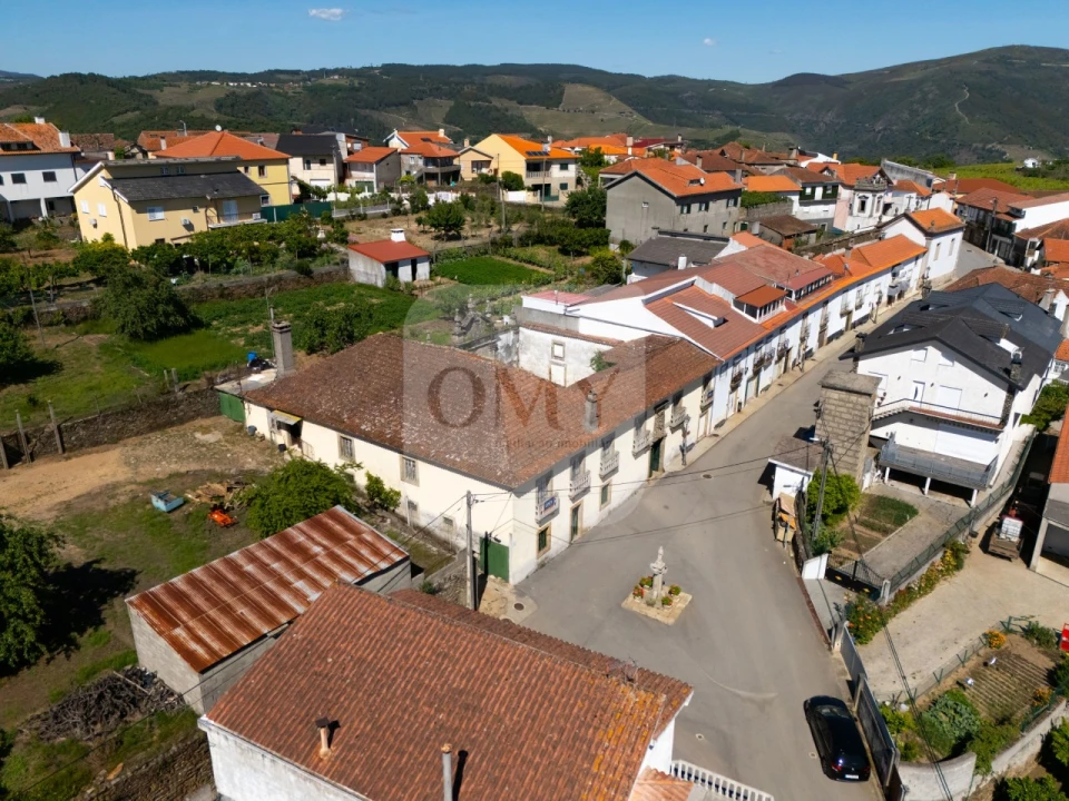 Moradia T6 para Venda em Guiães Foto 22