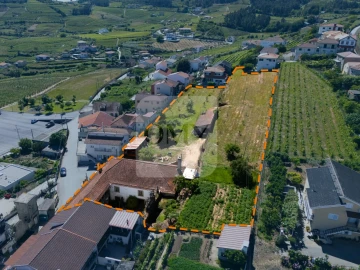 Moradia T6 para Venda em Guiães
