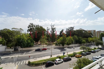 Apartamento T3 para Arrendamento em Lumiar