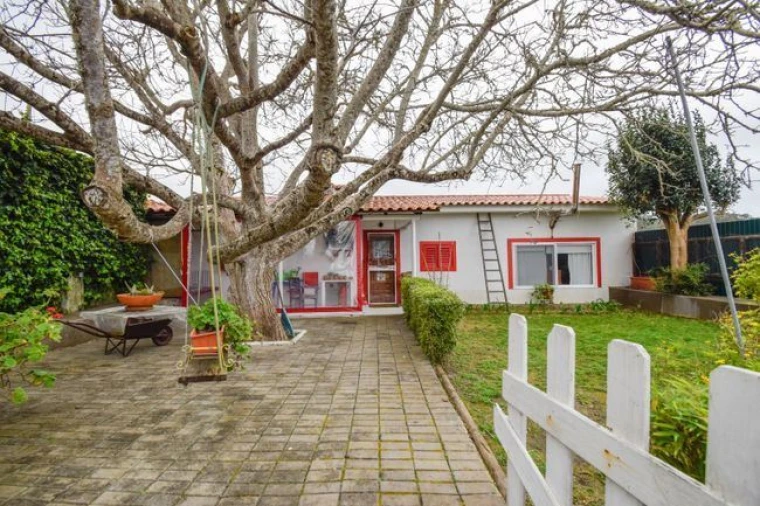 Moradia T2 para Venda em Colares Foto 2