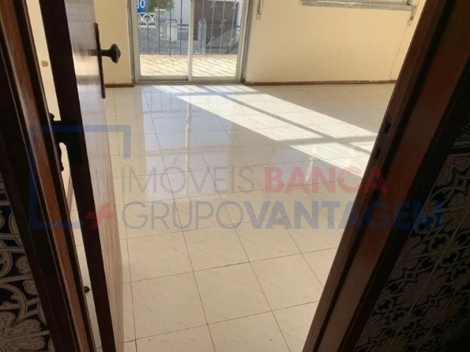 Apartamento T2 para Venda em Vila Nova da Rainha Foto 19