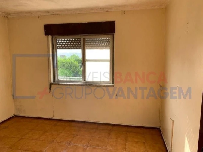 Apartamento T2 para Venda em Vila Nova da Rainha Foto 7