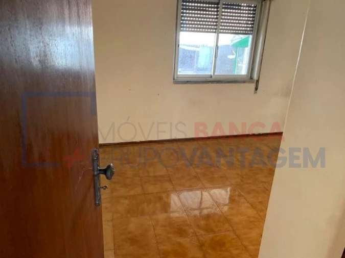 Apartamento T2 para Venda em Vila Nova da Rainha Foto 22