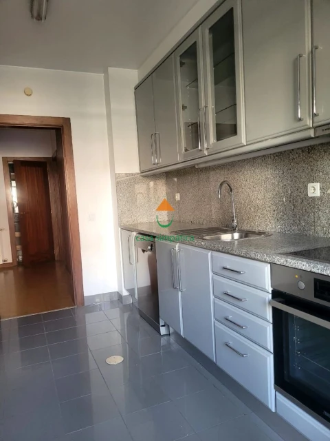 Apartamento T3 para Venda em Santa Marinha e São Pedro da Afurada