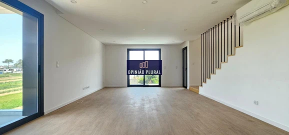 Apartamento T4 para Venda em Gulpilhares e Valadares