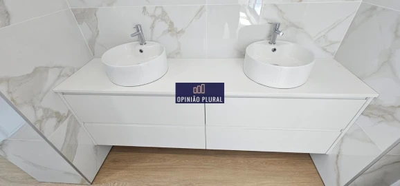 Apartamento T4 para Venda em Gulpilhares e Valadares