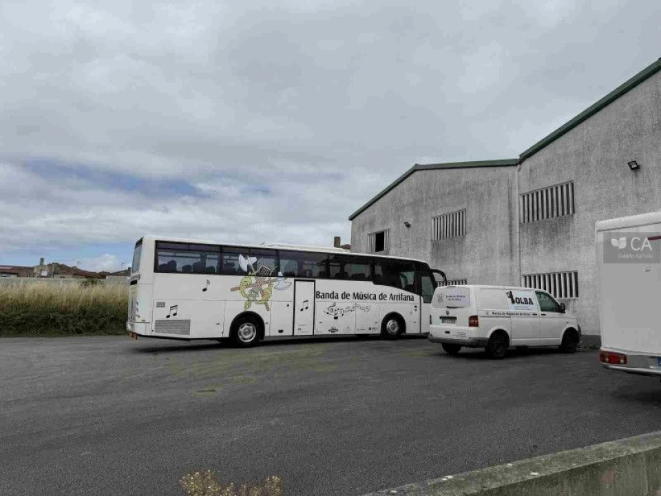 Armazém para Venda em Escapães Foto 2