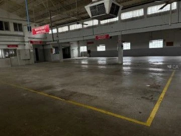 Armazém para Venda em Escapães