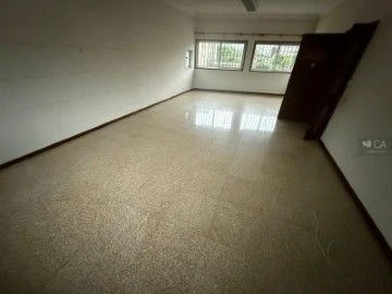 Armazém para Venda em Escapães
