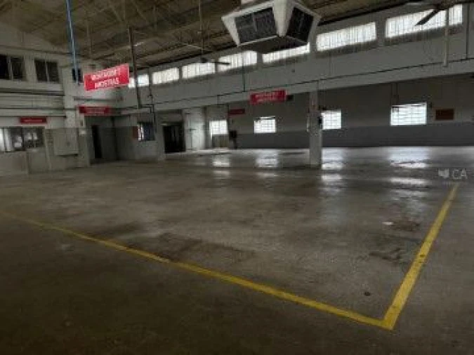 Armazém para Venda em Escapães Foto 3