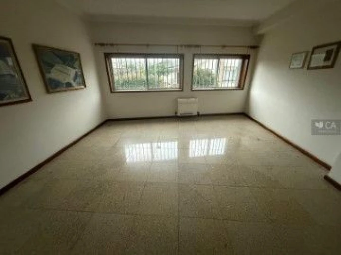 Armazém para Venda em Escapães Foto 5