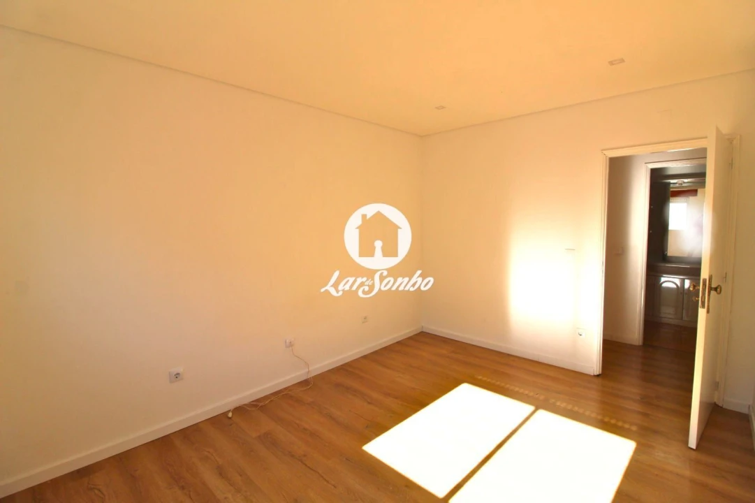 Quarto para Arrendamento em Arcozelo Foto 2