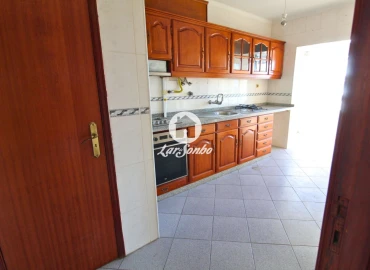 Quarto para Arrendamento em Arcozelo