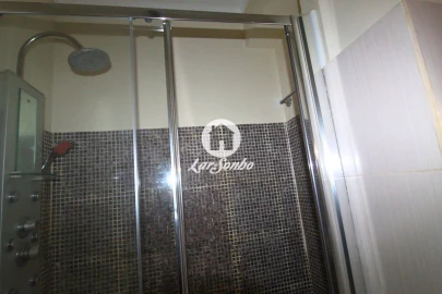 Quarto para Arrendamento em Arcozelo