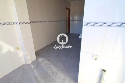 Quarto para Arrendamento em Arcozelo