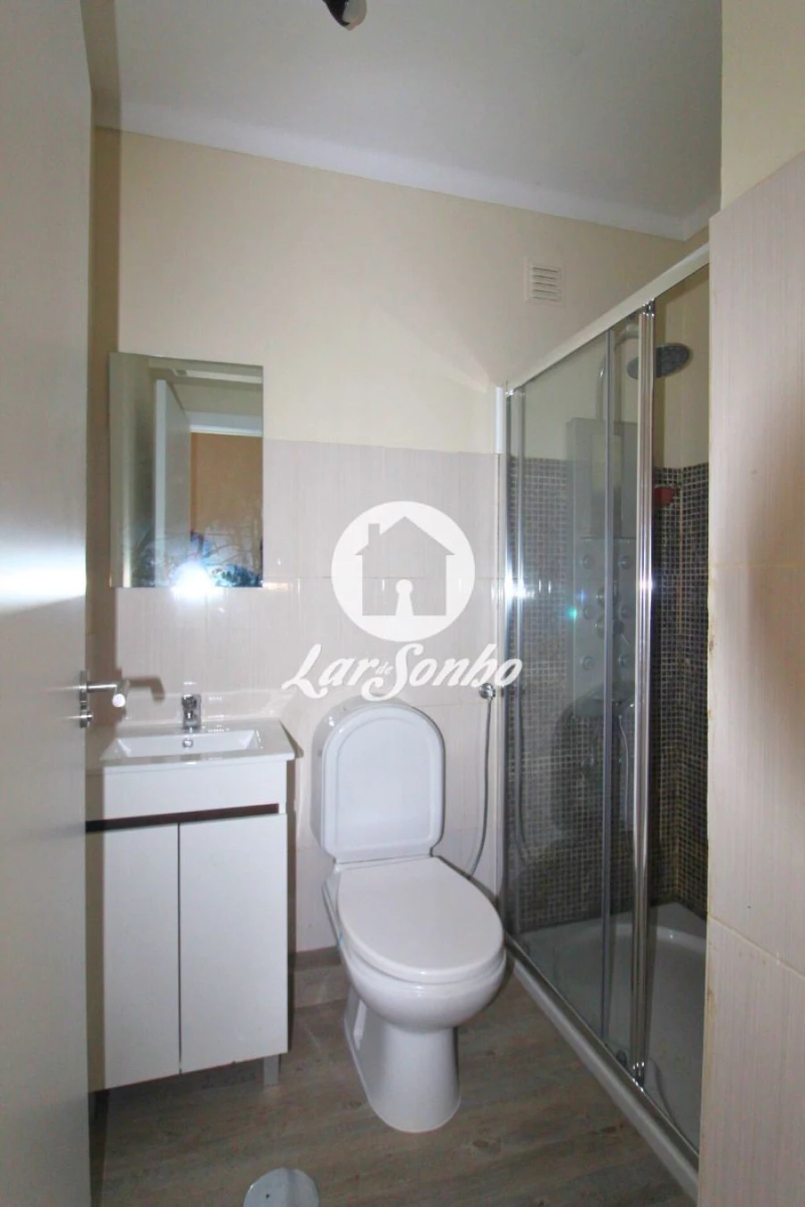 Quarto para Arrendamento em Arcozelo Foto 3