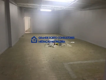 Armazém para Arrendamento em Pedrouços
