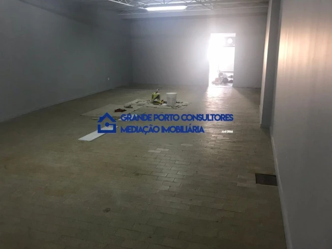 Armazém para Arrendamento em Pedrouços Foto 7