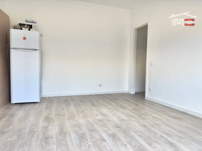 Apartamento T1 para Venda em Barreiro e Lavradio Foto 4