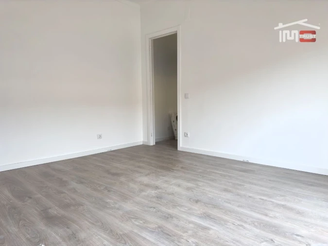 Apartamento T1 para Venda em Barreiro e Lavradio Foto 7