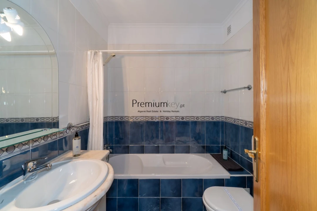 Apartamento T2 para Venda em Albufeira e Olhos de Água Foto 15