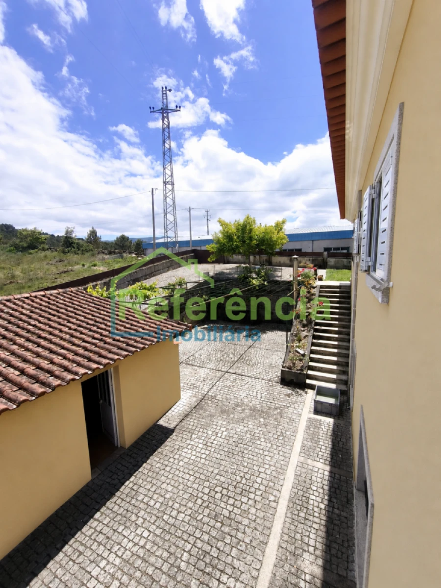 Quinta T4 para Venda em Oura Foto 4