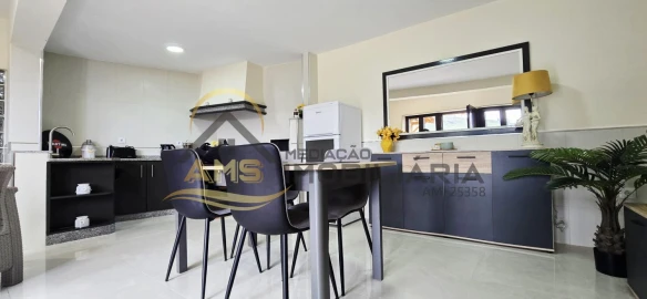 Moradia T6 para Venda em Freitas e Vila Cova