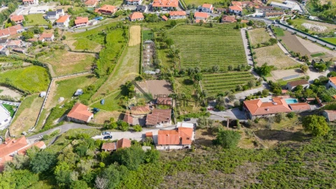 Moradia T6 para Venda em Freitas e Vila Cova