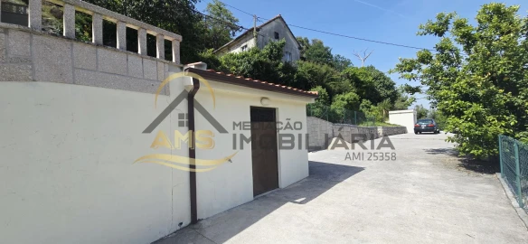 Moradia T6 para Venda em Freitas e Vila Cova