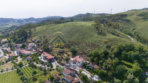 Moradia T6 para Venda em Freitas e Vila Cova