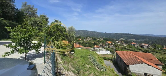 Moradia T6 para Venda em Freitas e Vila Cova