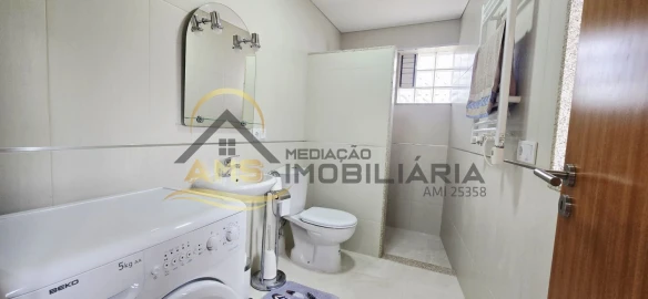 Moradia T6 para Venda em Freitas e Vila Cova