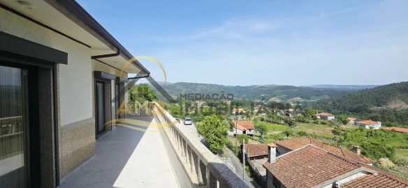 Moradia T6 para Venda em Freitas e Vila Cova